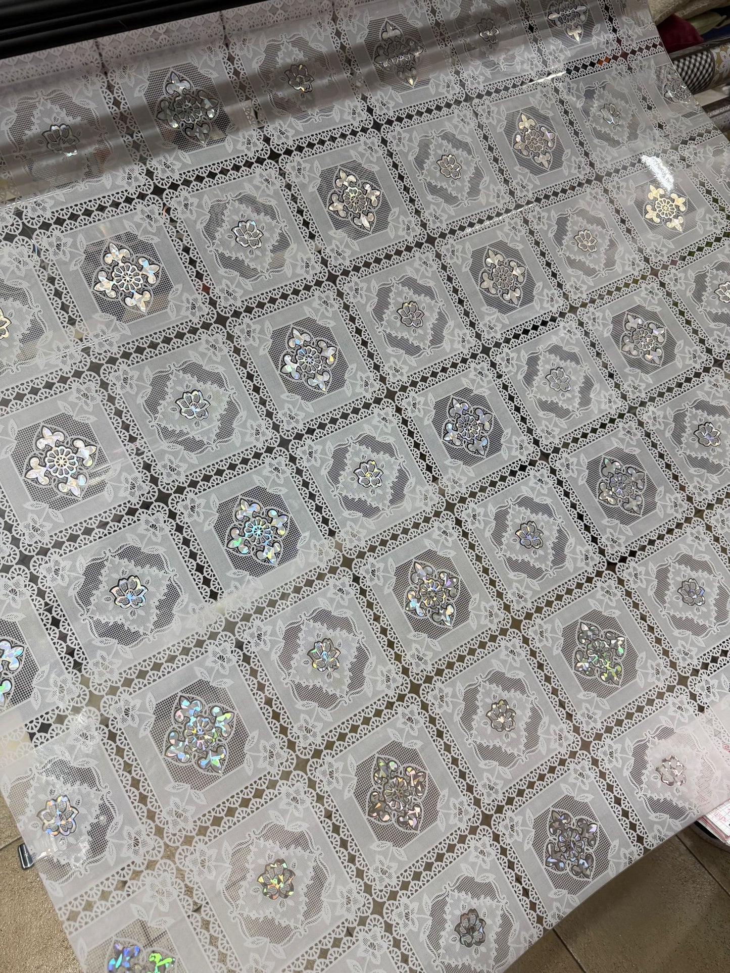 TOVAGLIA DI PLASTICA CON STAMPA (A METRO  euro 18,00)